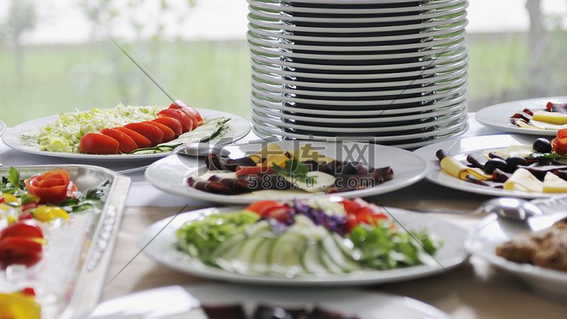 零食批发：厂家直销与代工生产的区别解析